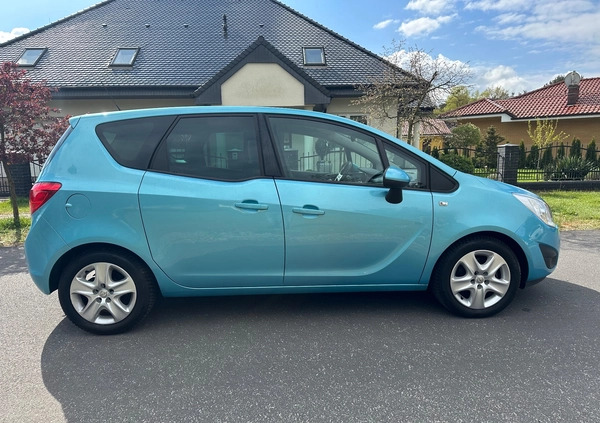 Opel Meriva cena 25900 przebieg: 179000, rok produkcji 2011 z Płońsk małe 277